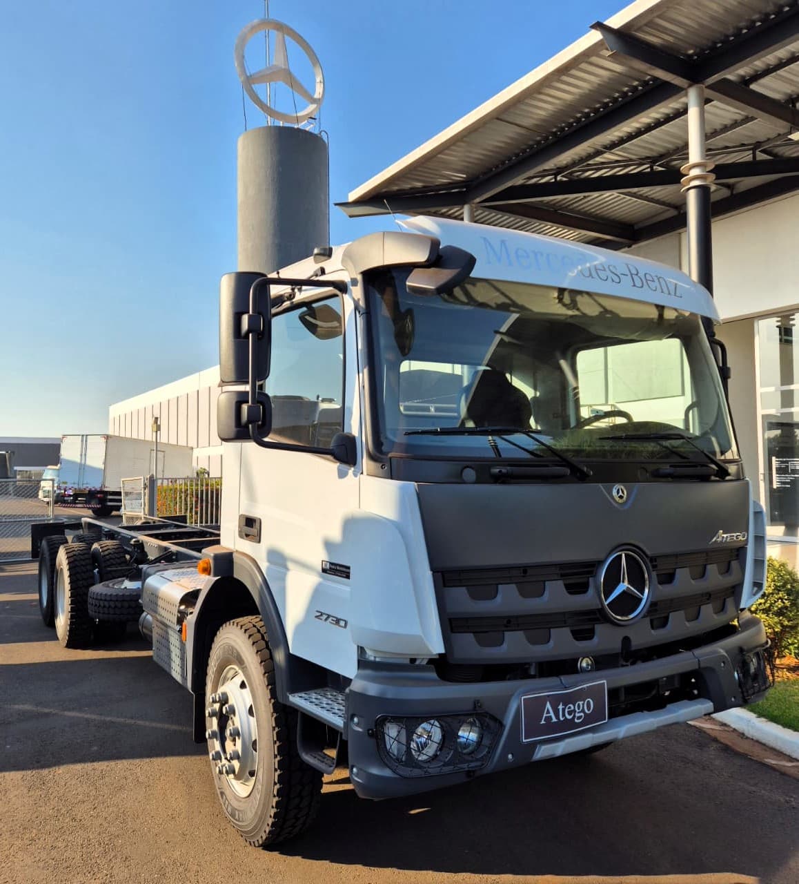 Novo Atego 2730 6x4 - 2024/25 - 0KM