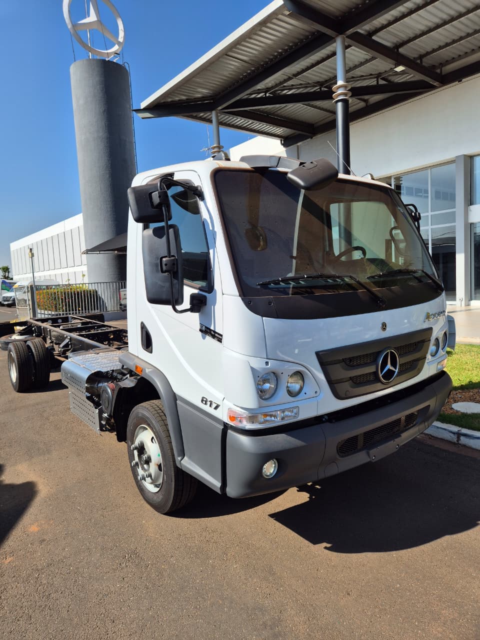 Accelo 817 4x2 - 2025 - 0KM